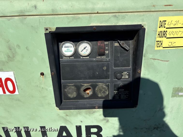 image for item EA7498 Sullair 185 air compressor