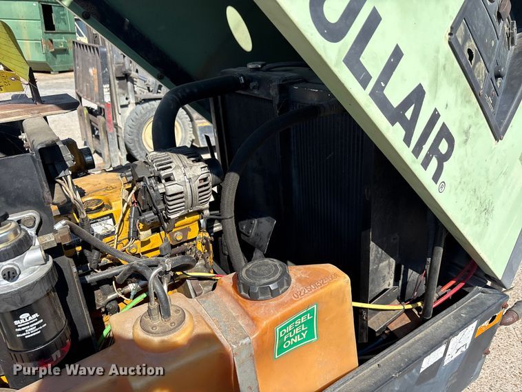 image for item EA7498 Sullair 185 air compressor