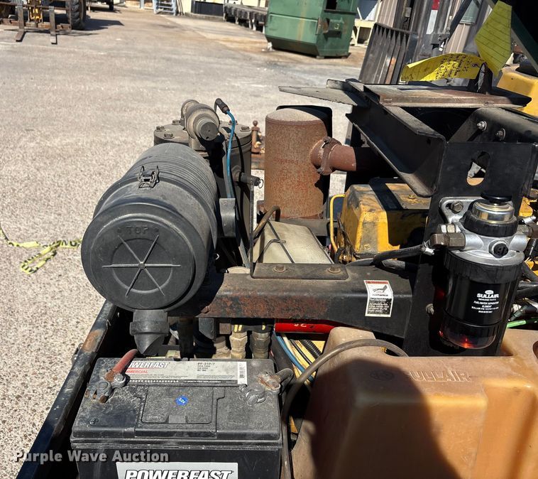 image for item EA7498 Sullair 185 air compressor