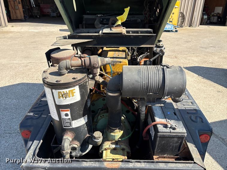 image for item EA7498 Sullair 185 air compressor