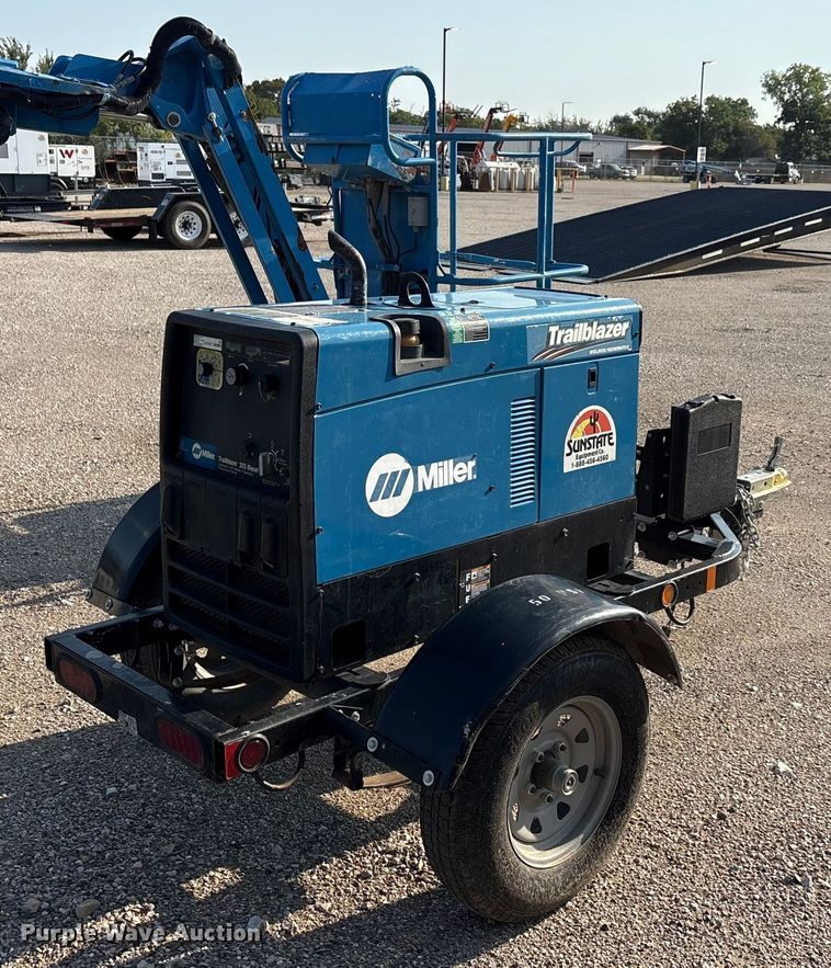 image for item EA7499 2020 Miller Trailblazer 325 welder/generator