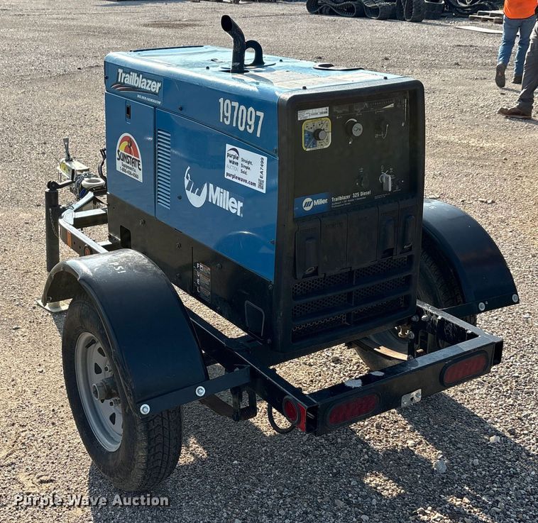 image for item EA7499 2020 Miller Trailblazer 325 welder/generator