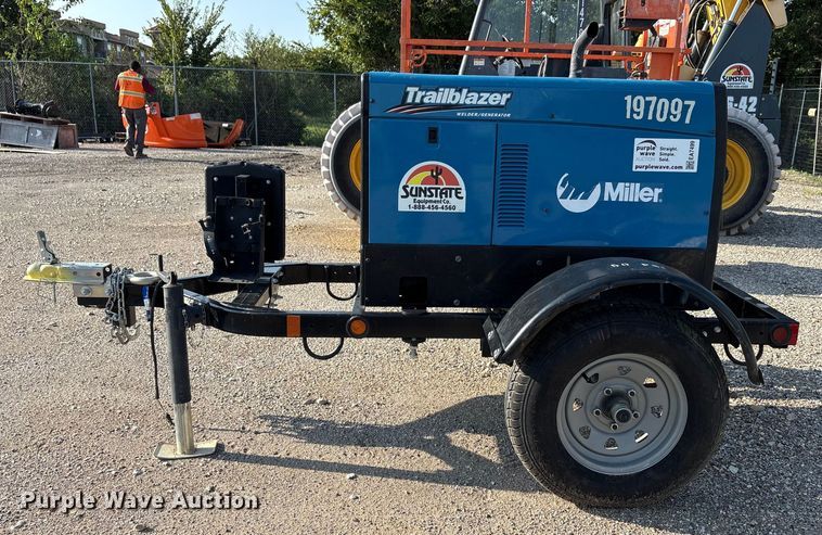 image for item EA7499 2020 Miller Trailblazer 325 welder/generator