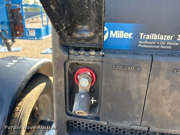 image for item EA7499 2020 Miller Trailblazer 325 welder/generator