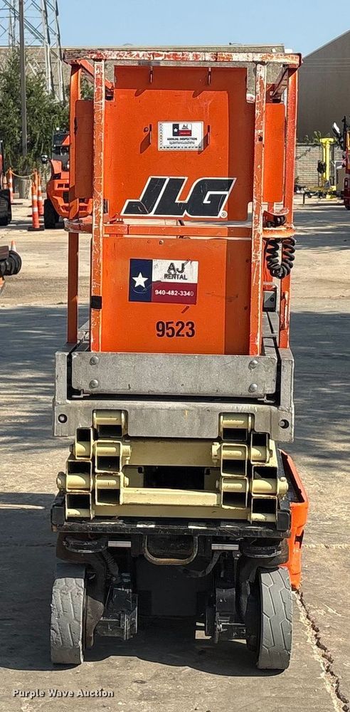 image for item EA7500 2011 JLG 1930ES scissor lift