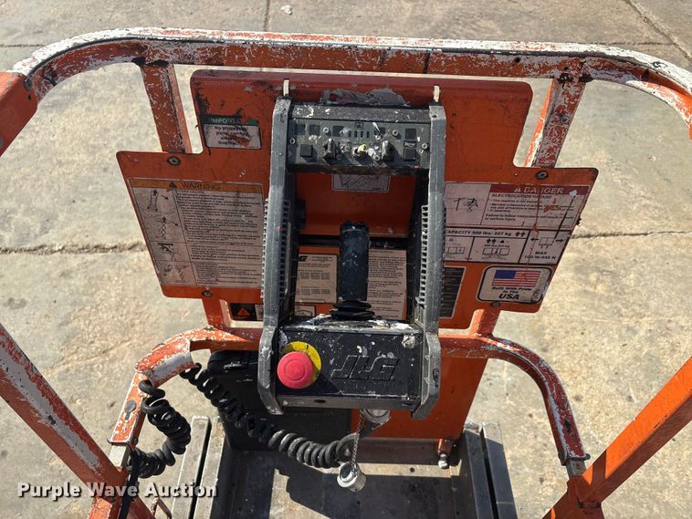 image for item EA7500 2011 JLG 1930ES scissor lift
