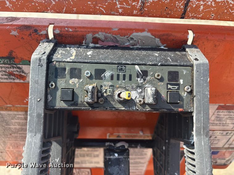 image for item EA7500 2011 JLG 1930ES scissor lift