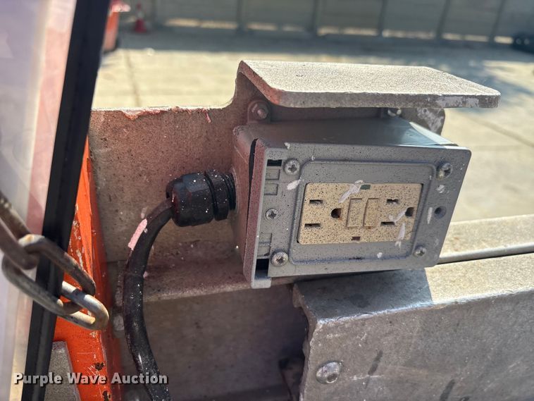 image for item EA7500 2011 JLG 1930ES scissor lift