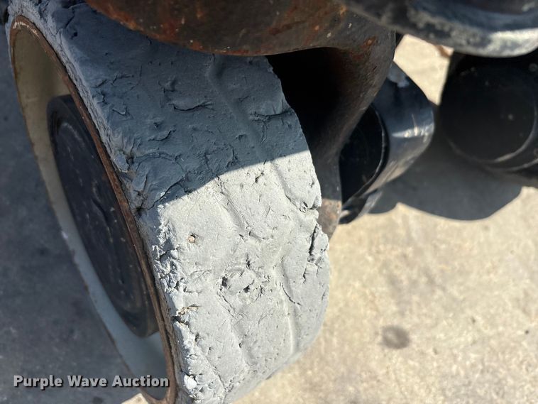 image for item EA7500 2011 JLG 1930ES scissor lift