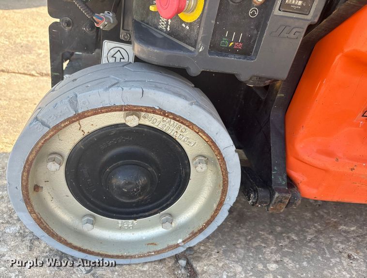 image for item EA7500 2011 JLG 1930ES scissor lift