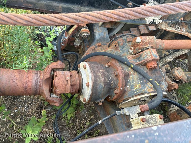image for item EA7502 1979 Mack winch truck
