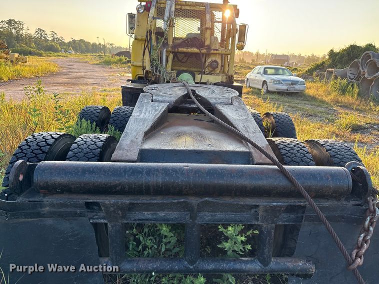 image for item EA7502 1979 Mack winch truck