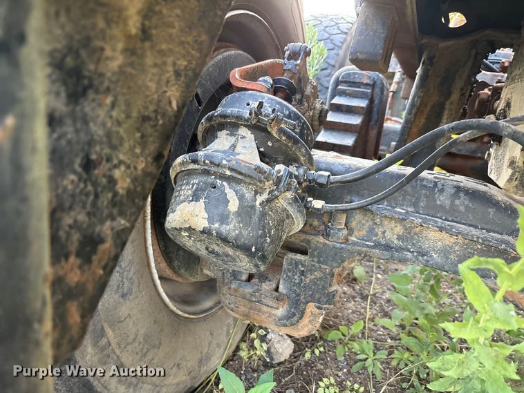 image for item EA7502 1979 Mack winch truck