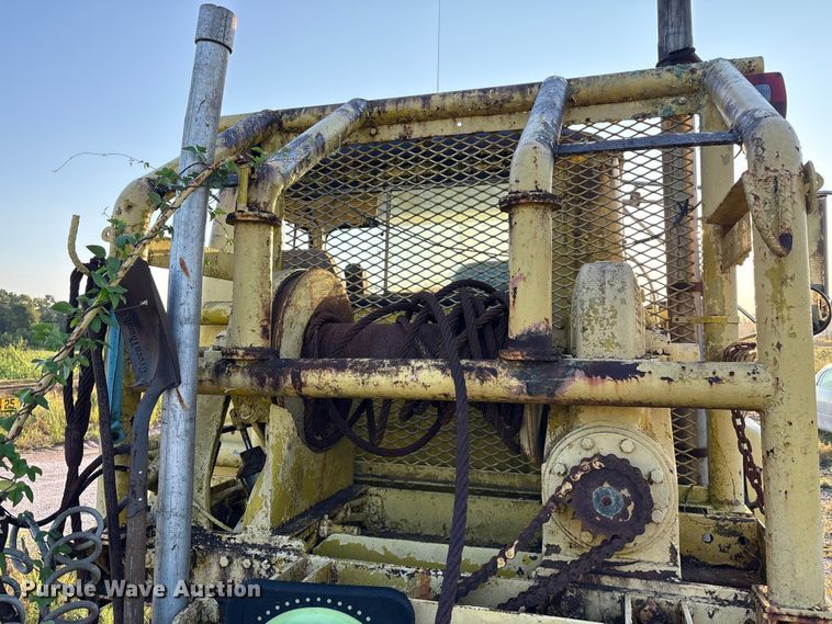 image for item EA7502 1979 Mack winch truck