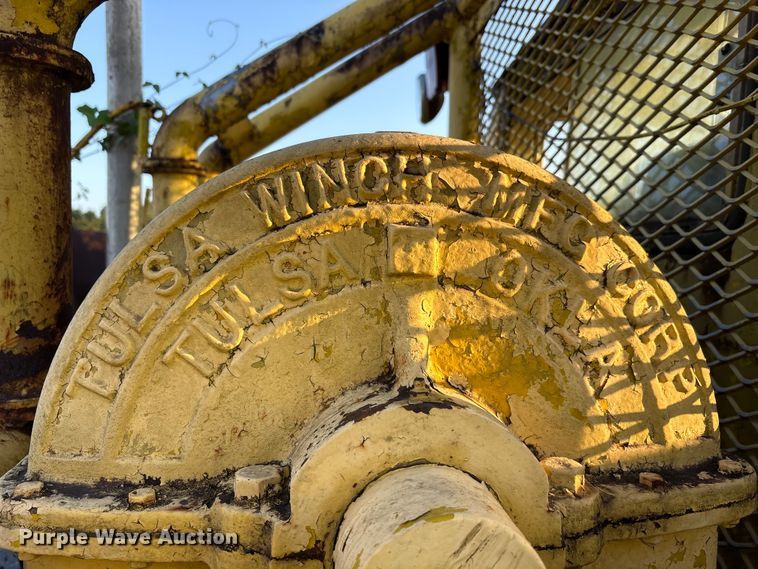 image for item EA7502 1979 Mack winch truck