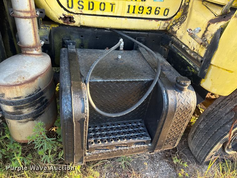 image for item EA7502 1979 Mack winch truck