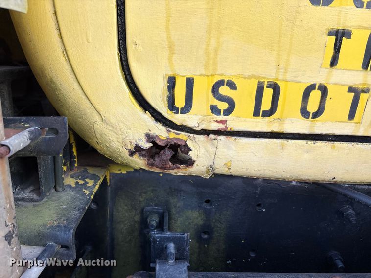 image for item EA7502 1979 Mack winch truck