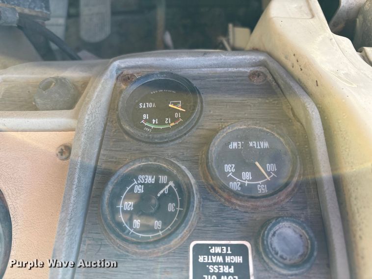 image for item EA7502 1979 Mack winch truck