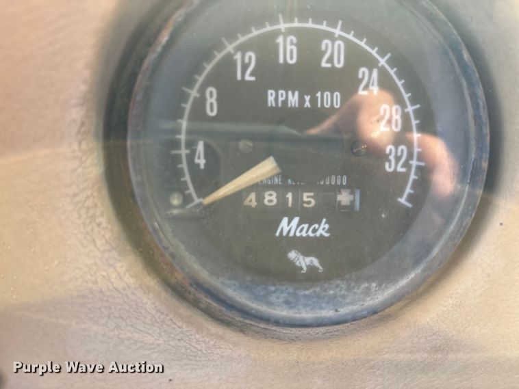 image for item EA7502 1979 Mack winch truck