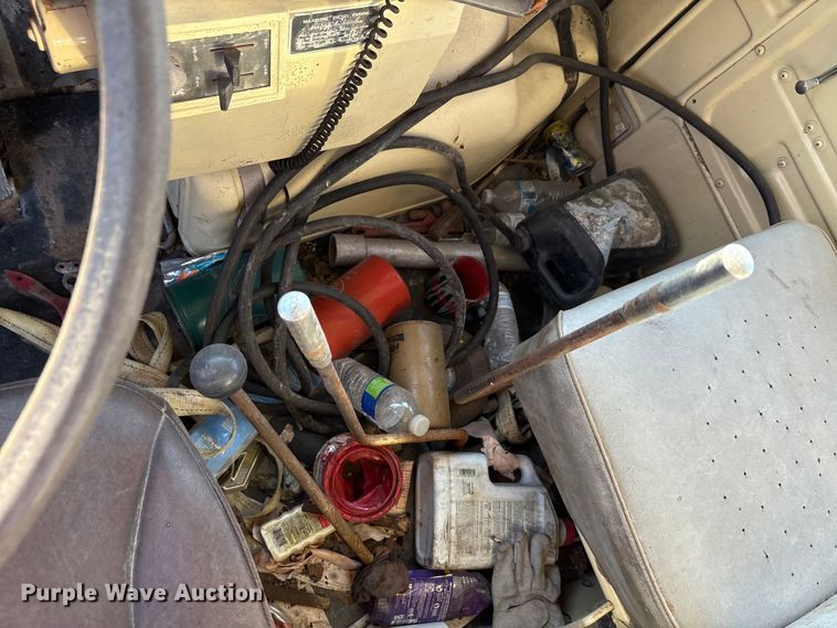 image for item EA7502 1979 Mack winch truck