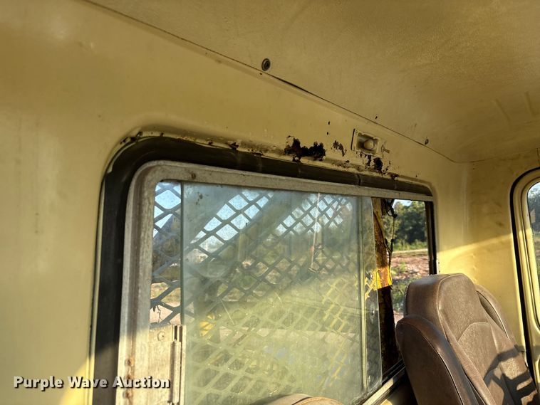 image for item EA7502 1979 Mack winch truck