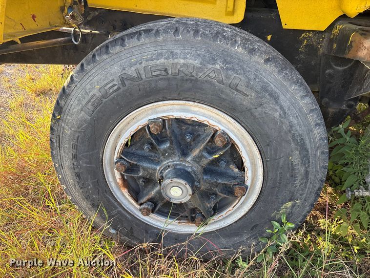 image for item EA7502 1979 Mack winch truck