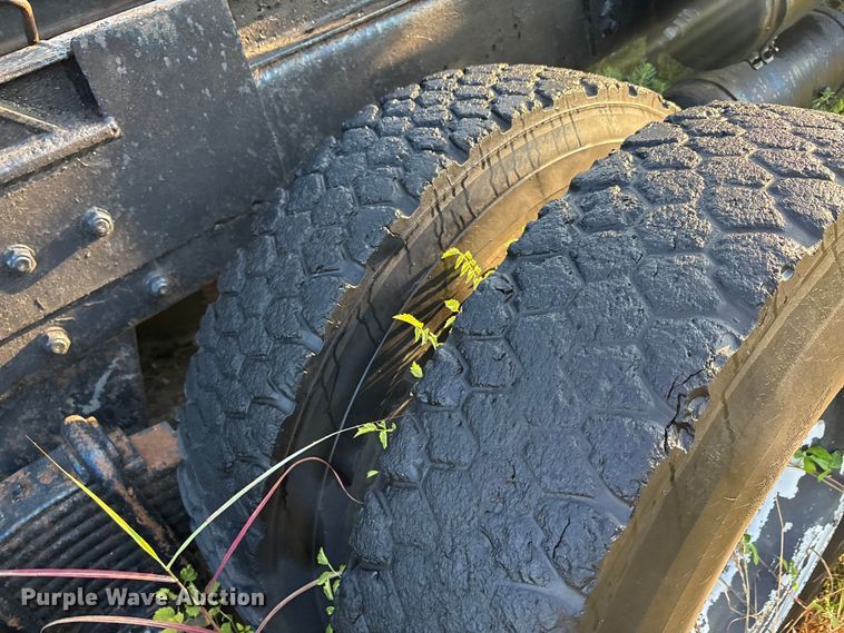 image for item EA7502 1979 Mack winch truck