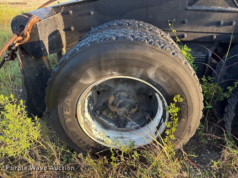 image for item EA7502 1979 Mack winch truck