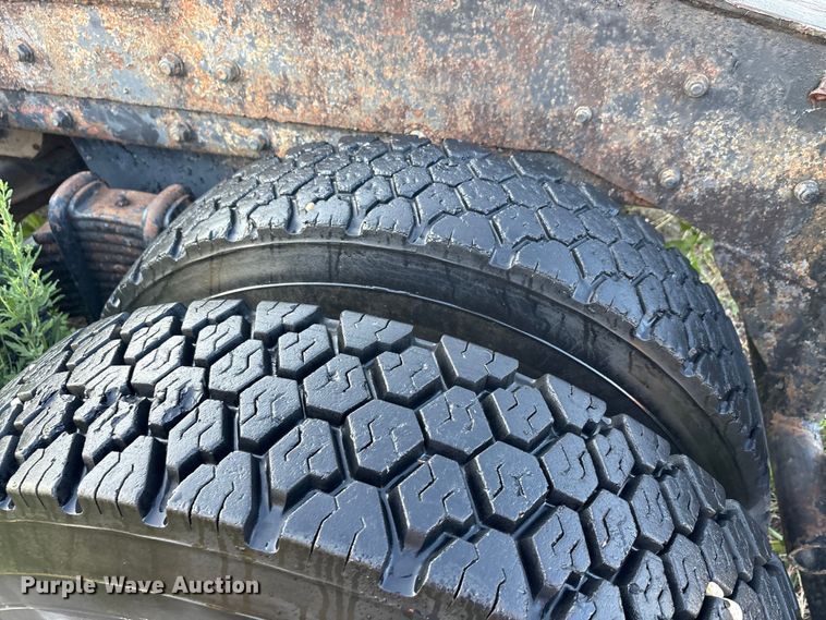 image for item EA7502 1979 Mack winch truck