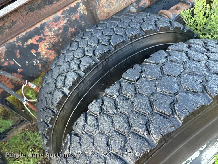 image for item EA7502 1979 Mack winch truck