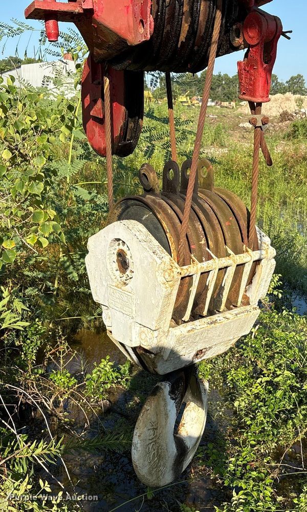 image for item EA7503 1984 Badger 4450 Series B crane