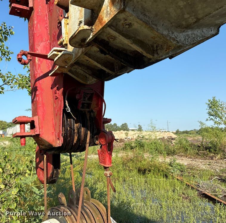 image for item EA7503 1984 Badger 4450 Series B crane