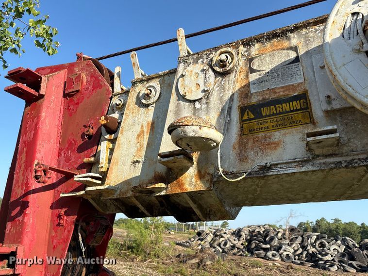 image for item EA7503 1984 Badger 4450 Series B crane