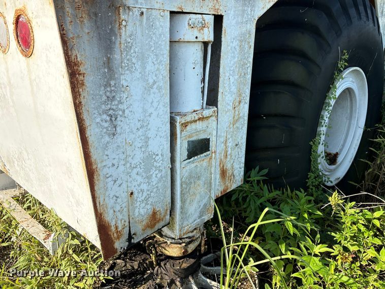 image for item EA7503 1984 Badger 4450 Series B crane