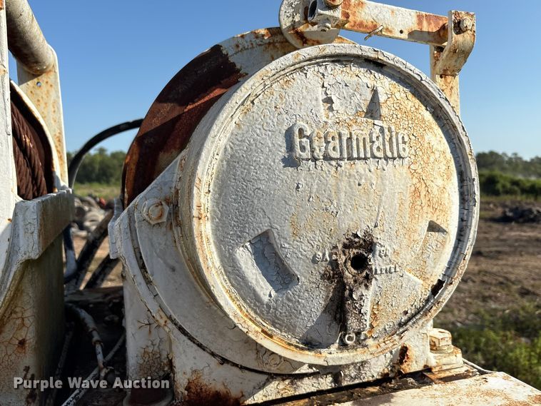 image for item EA7503 1984 Badger 4450 Series B crane