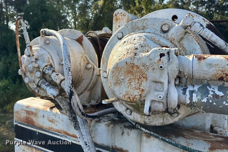 image for item EA7503 1984 Badger 4450 Series B crane