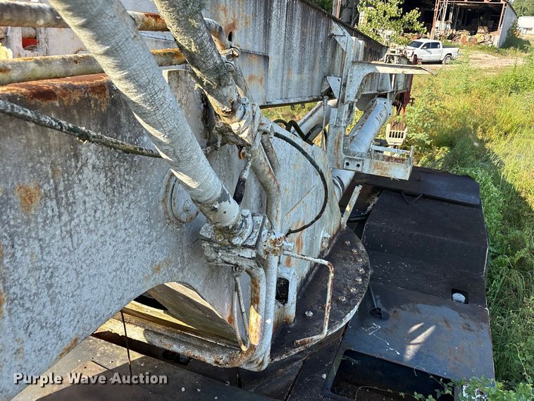 image for item EA7503 1984 Badger 4450 Series B crane