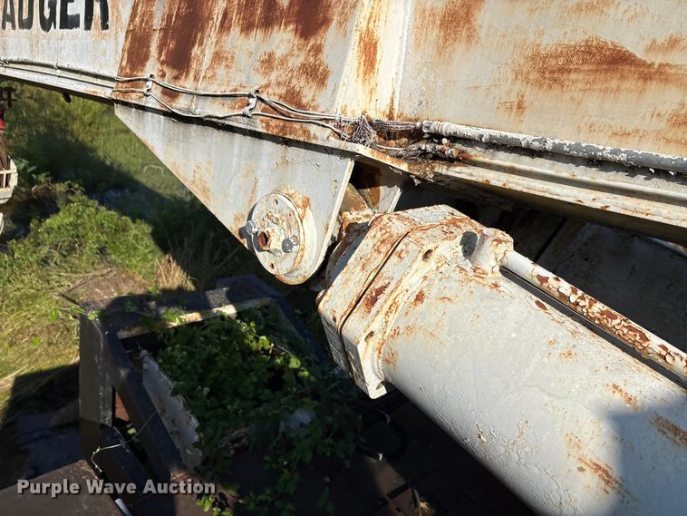 image for item EA7503 1984 Badger 4450 Series B crane