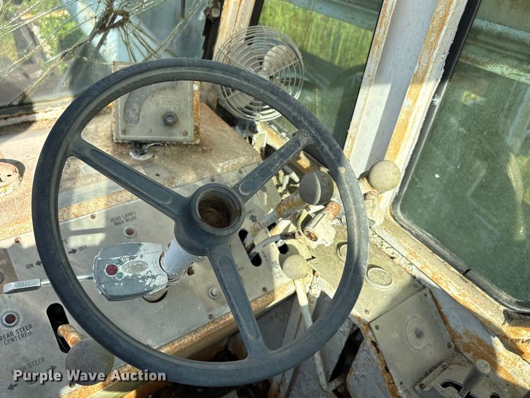 image for item EA7503 1984 Badger 4450 Series B crane