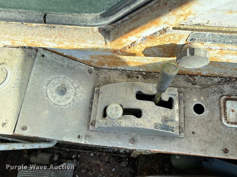 image for item EA7503 1984 Badger 4450 Series B crane