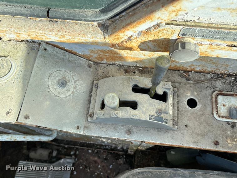 image for item EA7503 1984 Badger 4450 Series B crane