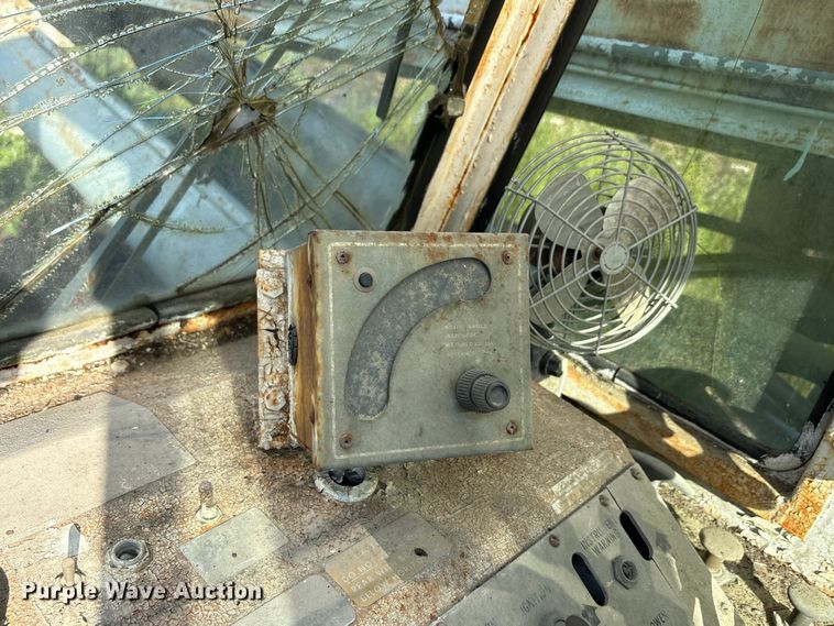 image for item EA7503 1984 Badger 4450 Series B crane