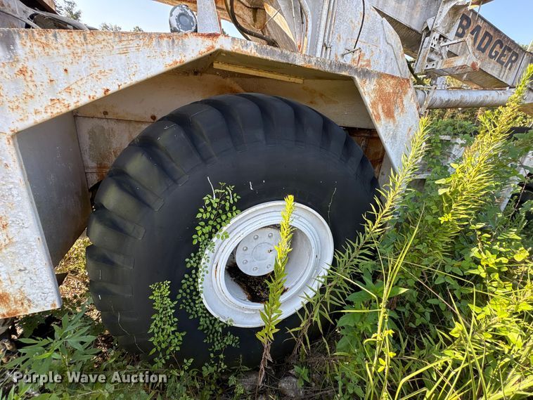 image for item EA7503 1984 Badger 4450 Series B crane