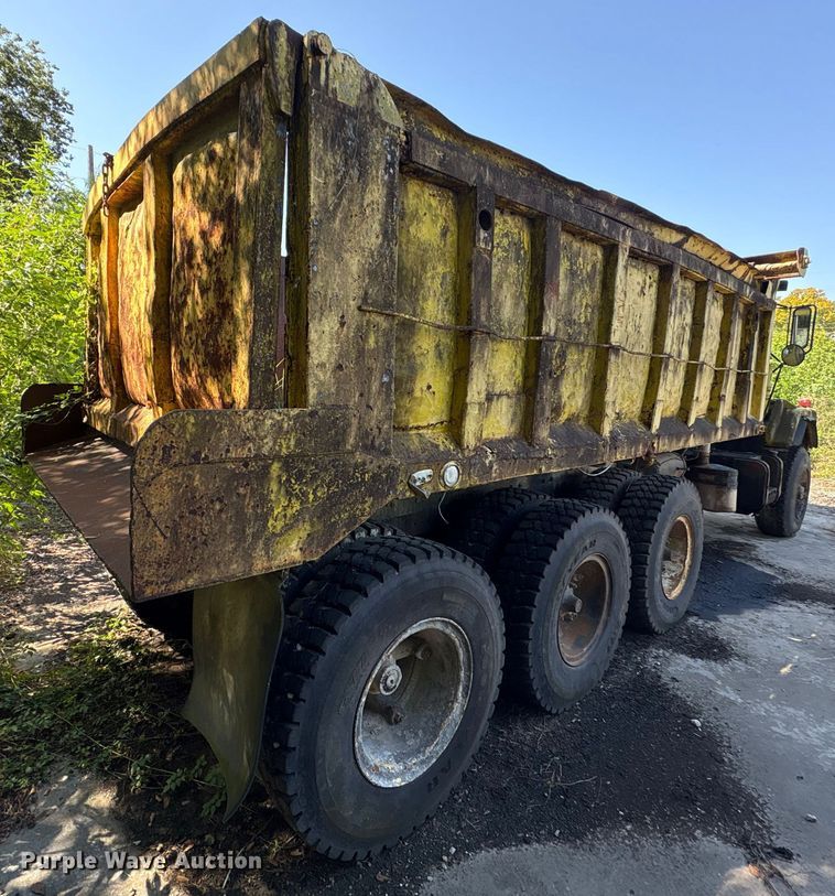 image for item EA7506 1984 Mack DM685S dump truck