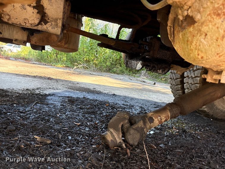 image for item EA7506 1984 Mack DM685S dump truck