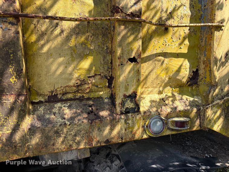 image for item EA7506 1984 Mack DM685S dump truck