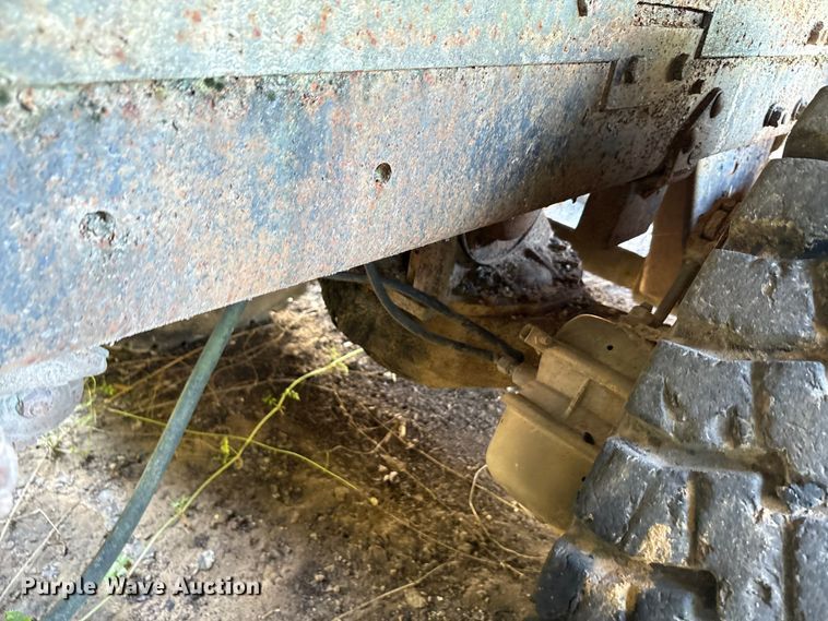 image for item EA7506 1984 Mack DM685S dump truck