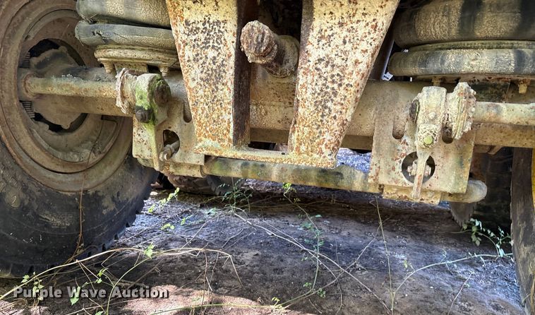 image for item EA7506 1984 Mack DM685S dump truck