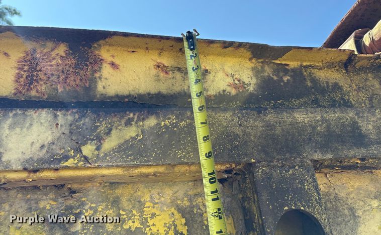 image for item EA7506 1984 Mack DM685S dump truck