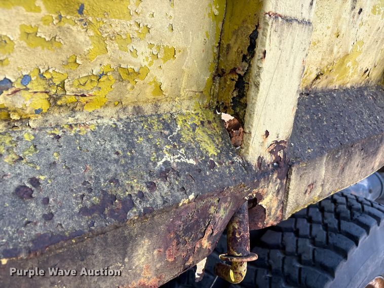 image for item EA7506 1984 Mack DM685S dump truck